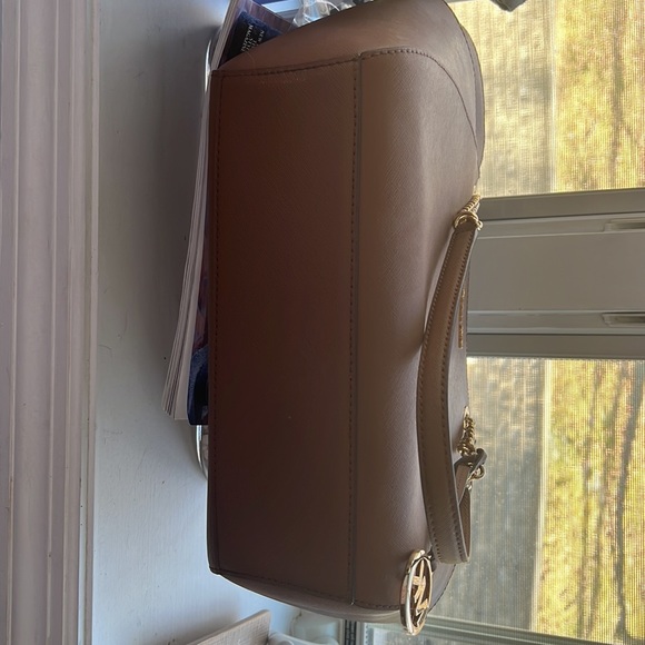 Michael Kors Jet Set Chain Tote - Picture 2 of 9